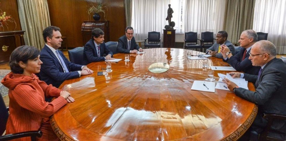 el-ministro-hernan-lacunza-y___loPkwPLMa_1256x620__1.jpg