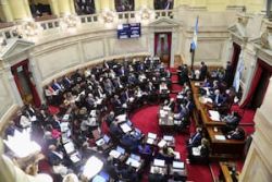 se-aprobo-la-ley-bases-en-el-senado-de-la-nacion-B6PBUTIQHRHT5IQDADE25H54VE.JPG